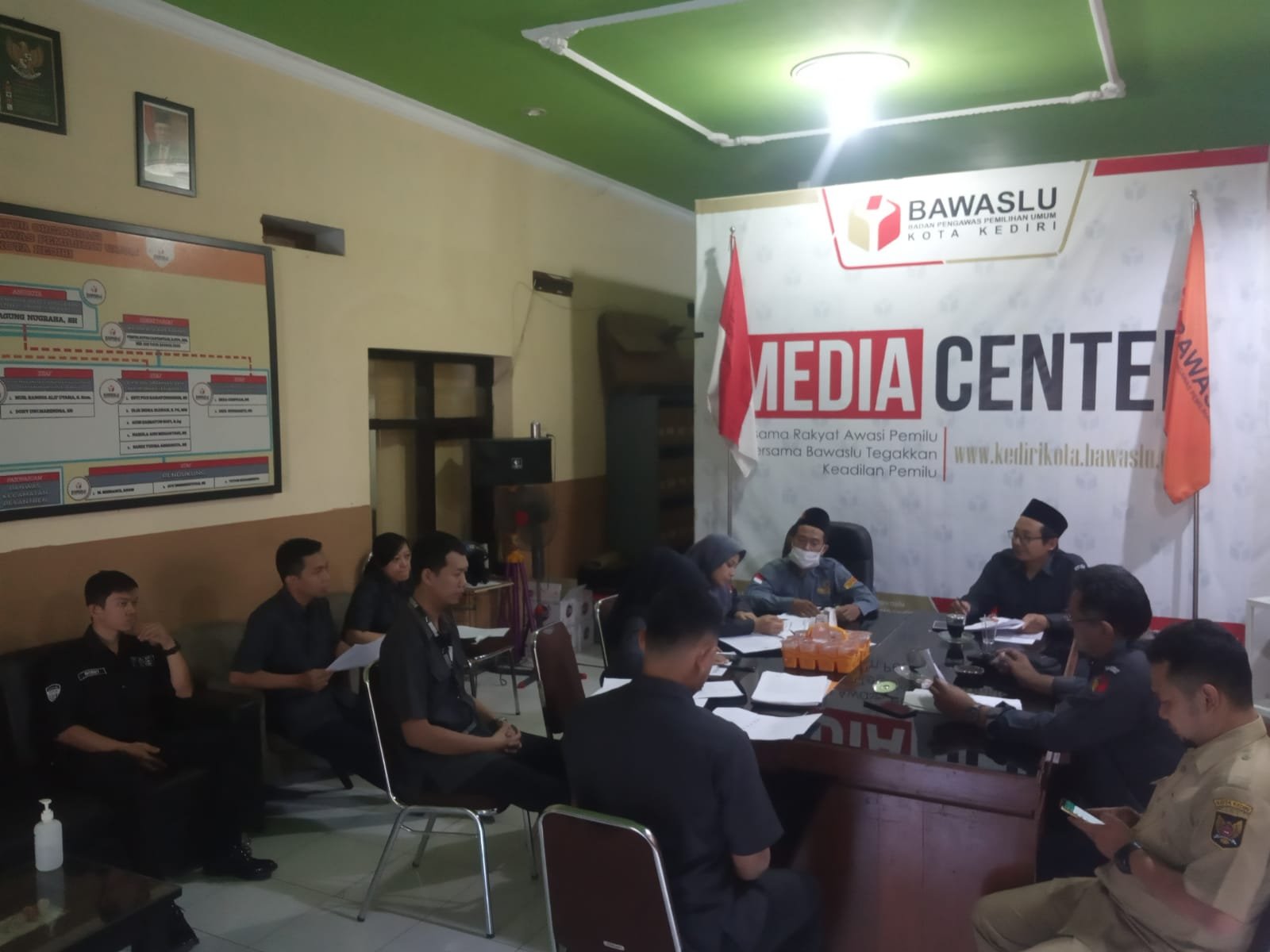Rapat Internal bersama Sekretariat Bawaslu Kota Kediri