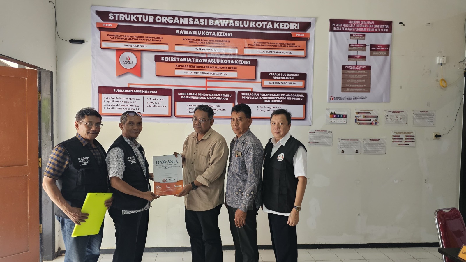 Laporan Pengrusakan Alat Peraga Kampanye Paslon Walikota Dan Wakil Walikota