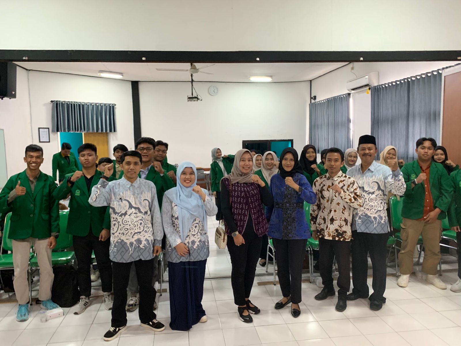 Anggota Bawaslu Kota Kediri Menjadi Narasumber dalam Acara Pembekalan Magang Mahasiswa Jurusan HTN UIN Syech Wasil Kediri