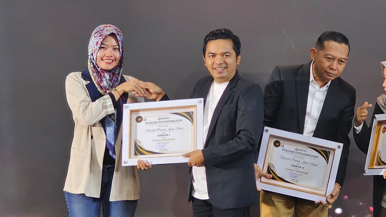 Pemberian Penghargaan Nomor 1 Konten Terpopuler Se-Indonesia