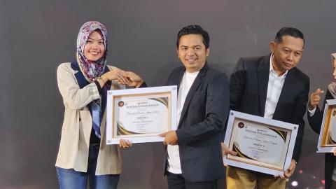 Pemberian Penghargaan Nomor 1 Konten Terpopuler Se-Indonesia