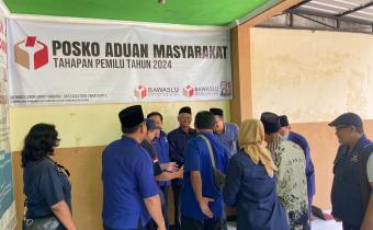 Silaturahim Partai Nasdem ke Kantor Bawaslu Kota Kediri