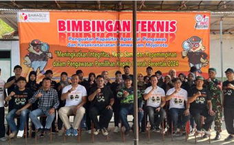 Bimtek Penguatan Kapasitas Aparatur Pengawas dan Kesekretariatan Panwascam Mojoroto