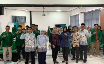 Anggota Bawaslu Kota Kediri Menjadi Narasumber dalam Acara Pembekalan Magang Mahasiswa Jurusan HTN UIN Syech Wasil Kediri