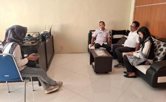 Koordinasi dengan Kelurahan Jamsaren dalam rangka Pengawasan PDPB