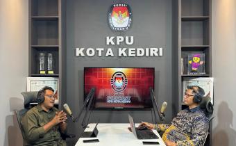 Ketua Bawaslu Kota Kediri Jadi Narasumber Podcast KPU Kota Kediri