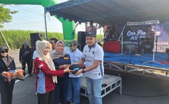 Bawaslu Kota Kediri dan Mahasiswa BPPRM UN PGRI Kediri Serahkan Bibit Buah untuk Warga Betet dalam acara Launching Pengawasan Partisipatif Digital 10 MEI 2026